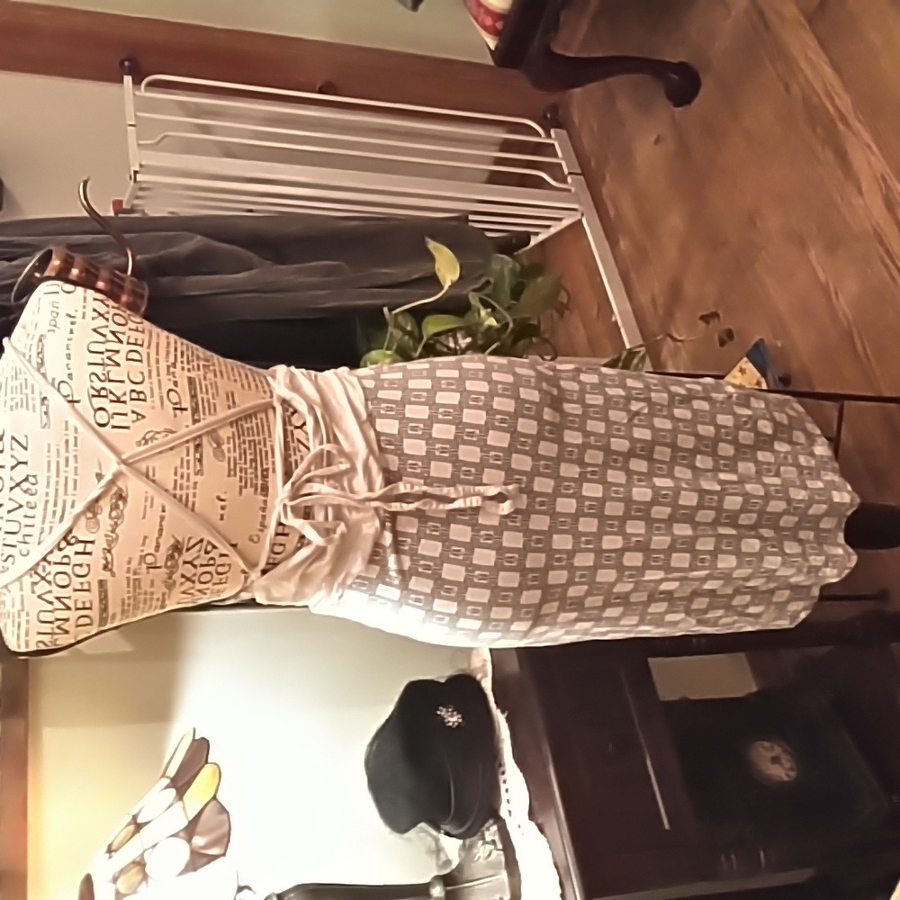 Women's BCBGenerations blue print knit jersey dress with cute back ties. Size M - Picture 3 of 4